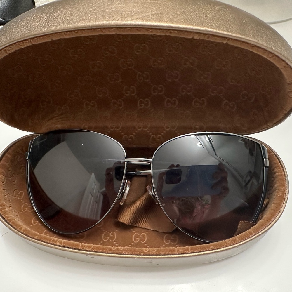 Gucci Black Aviator Sunglasses